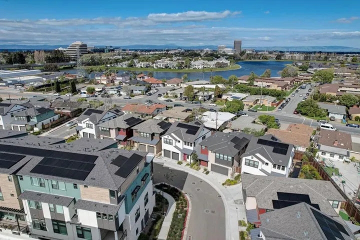 452 Waters Park Circle, San Mateo, California 94403