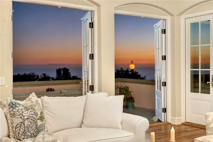 1959 Temple Hills Drive, Laguna Beach, California 92651