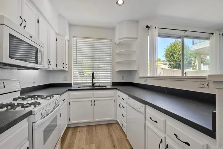582 Sweet Pea Place, Encinitas, California 92024