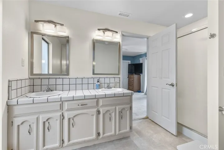 3036 Top Hand Ct, Chico, California 95973