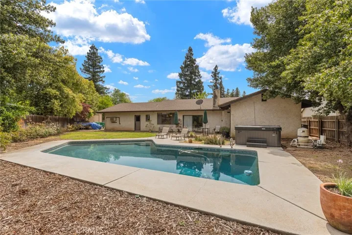 3036 Top Hand Ct, Chico, California 95973