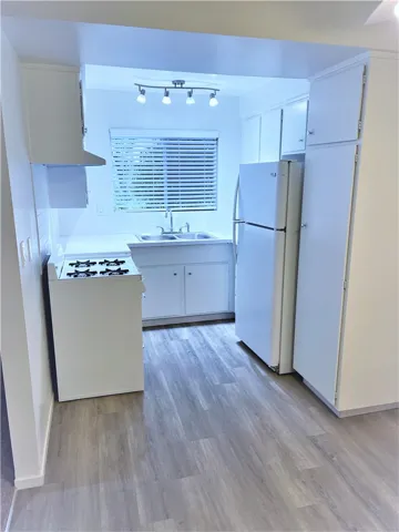 1021 E Cypress - 1BD #4
