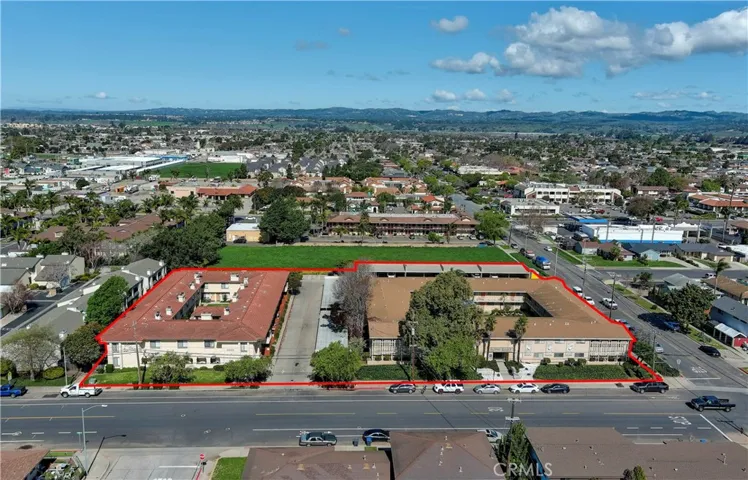 1001 & 1021 E Cypress Ave #1