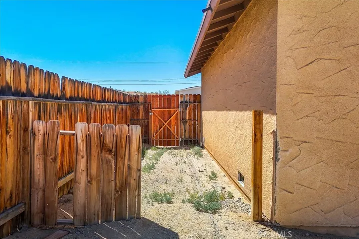6347 Mojave Avenue, 29 Palms, California 92277
