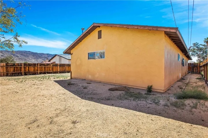 6347 Mojave Avenue, 29 Palms, California 92277