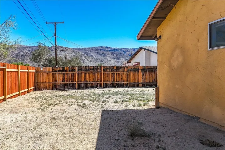 6347 Mojave Avenue, 29 Palms, California 92277