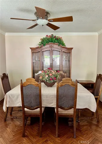 Dining area in Kitchen