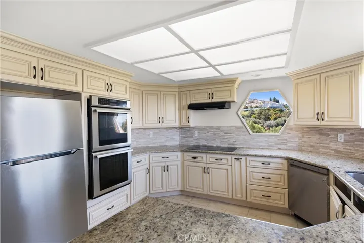 5 Yellow Brick Road, Rancho Palos Verdes, California 90275