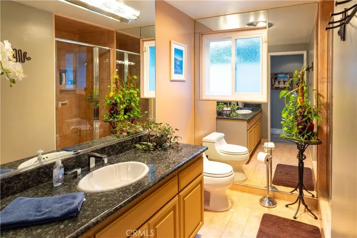 Upstairs share bath