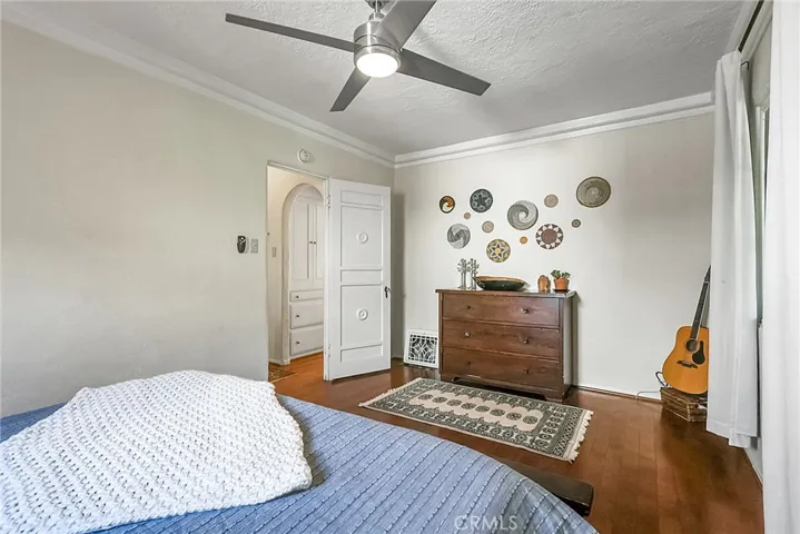2160 Cedar Avenue, Long Beach, California 90806
