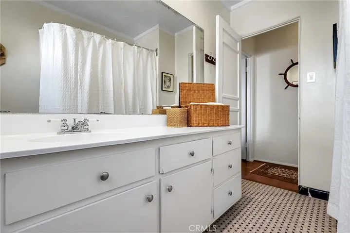 2160 Cedar Avenue, Long Beach, California 90806