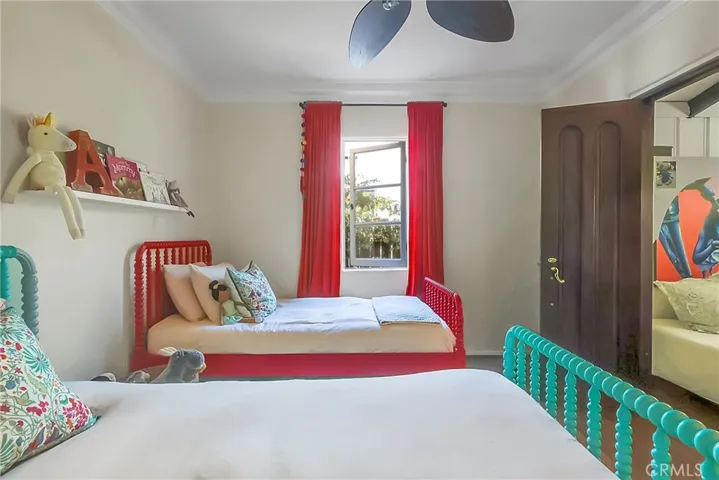 2160 Cedar Avenue, Long Beach, California 90806