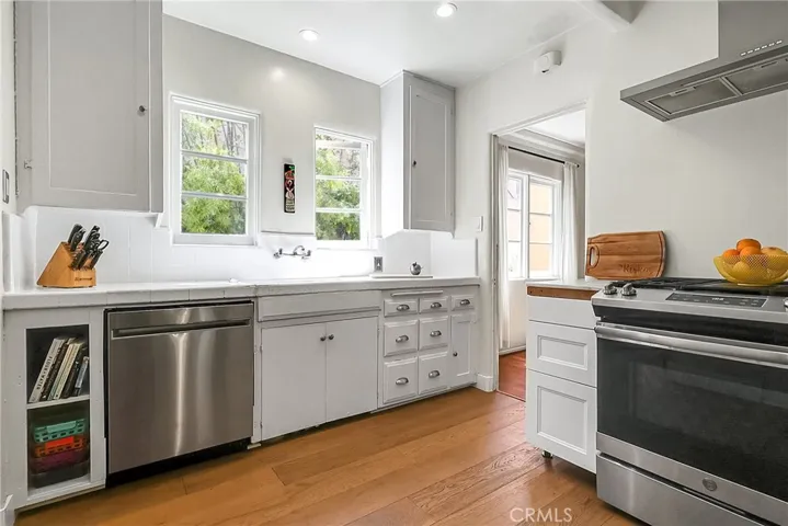 2160 Cedar Avenue, Long Beach, California 90806