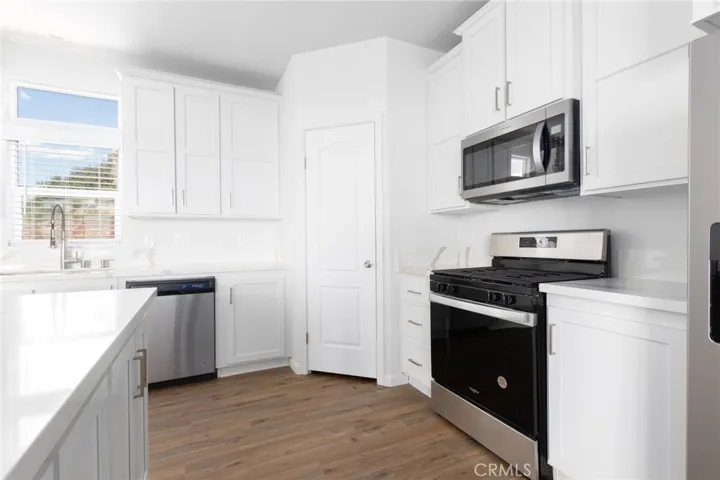 KITCHEN APLIANCES