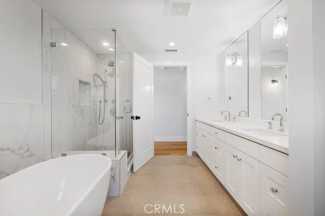 7612 Cowan Avenue, Los Angeles, California 90045