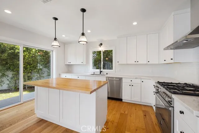 7612 Cowan Avenue, Los Angeles, California 90045