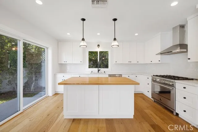 7612 Cowan Avenue, Los Angeles, California 90045