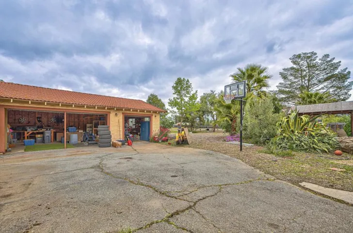 225 Cox Avenue, San Martin, California 95046