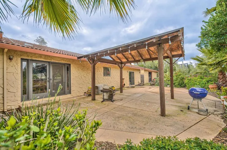 225 Cox Avenue, San Martin, California 95046