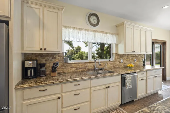 Granite Counters & Custom Cabinets