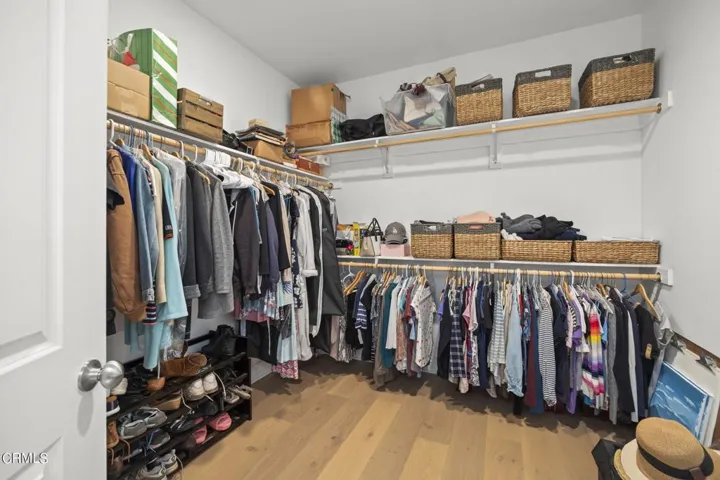 Walk-in Closet 1