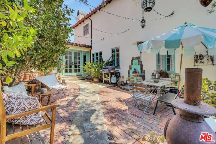 235 Bronwood Avenue, Los Angeles, California 90049