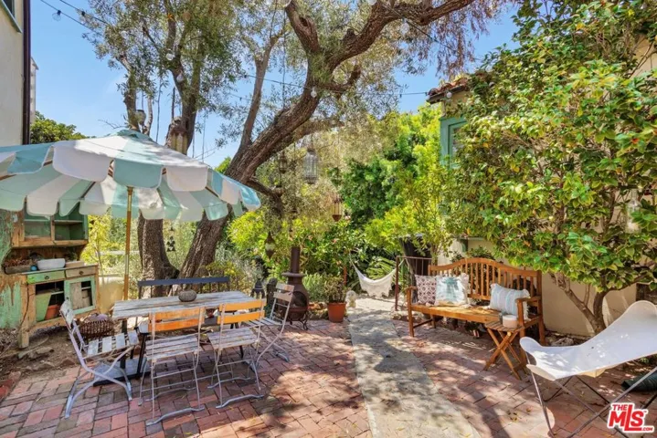 235 Bronwood Avenue, Los Angeles, California 90049