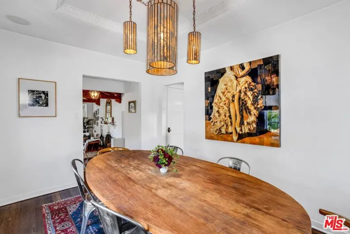 235 Bronwood Avenue, Los Angeles, California 90049