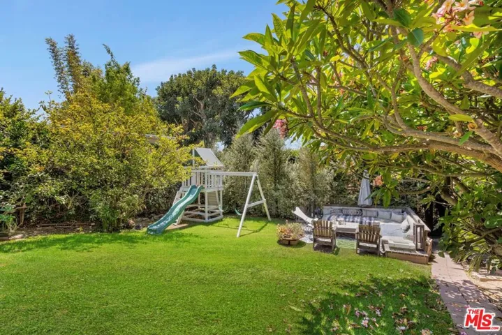 235 Bronwood Avenue, Los Angeles, California 90049