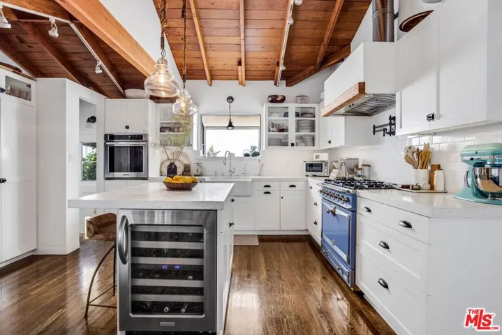 235 Bronwood Avenue, Los Angeles, California 90049