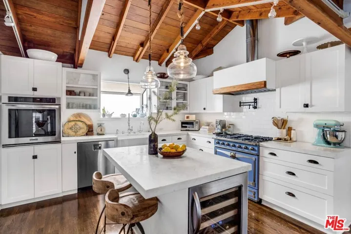 235 Bronwood Avenue, Los Angeles, California 90049