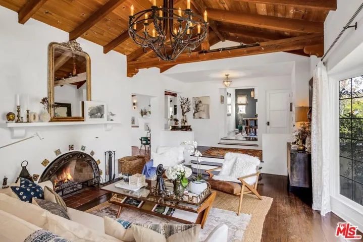 235 Bronwood Avenue, Los Angeles, California 90049