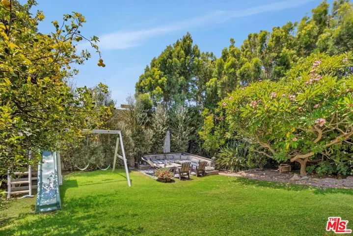 235 Bronwood Avenue, Los Angeles, California 90049