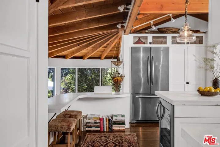 235 Bronwood Avenue, Los Angeles, California 90049