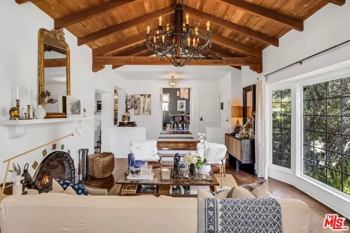 235 Bronwood Avenue, Los Angeles, California 90049