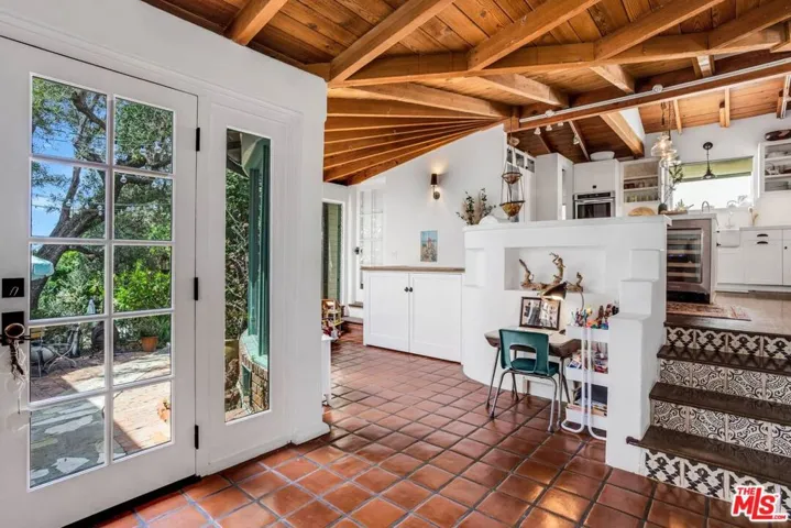 235 Bronwood Avenue, Los Angeles, California 90049