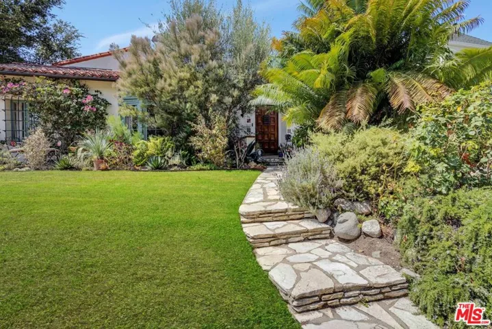 235 Bronwood Avenue, Los Angeles, California 90049
