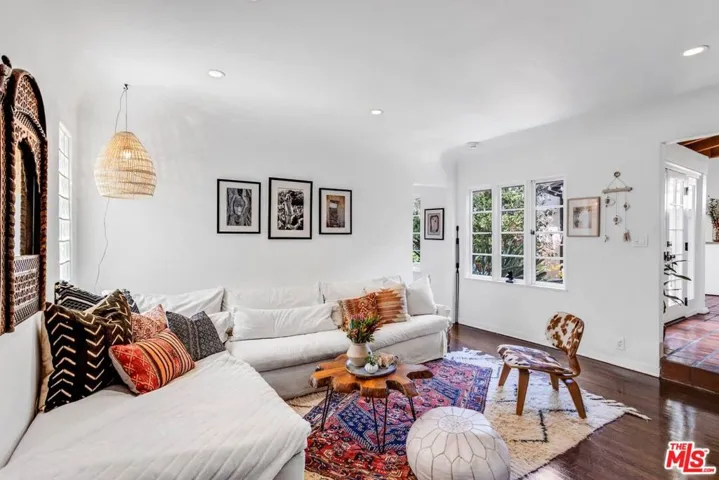 235 Bronwood Avenue, Los Angeles, California 90049