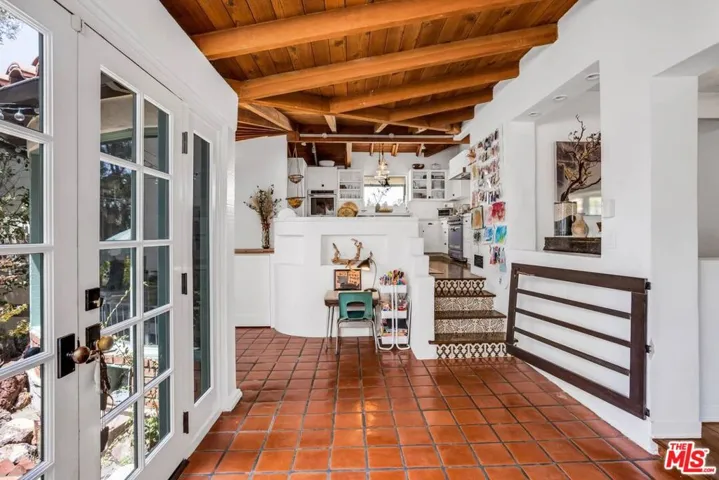 235 Bronwood Avenue, Los Angeles, California 90049