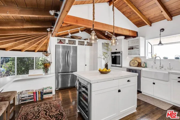 235 Bronwood Avenue, Los Angeles, California 90049