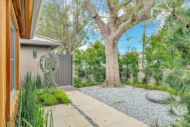921 Newell Road, Palo Alto, California 94303