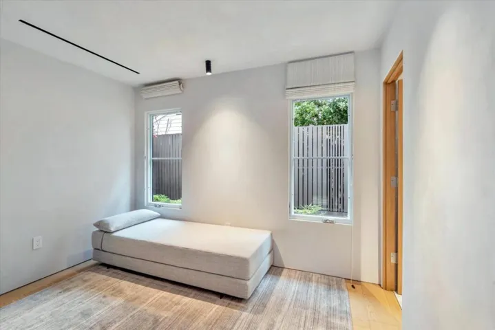 921 Newell Road, Palo Alto, California 94303