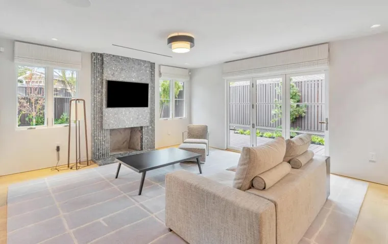 921 Newell Road, Palo Alto, California 94303