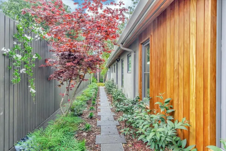 921 Newell Road, Palo Alto, California 94303