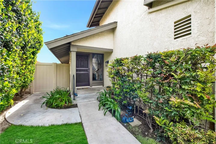 Welcome home to 18124 Old Trail Ln. Highly desired community!