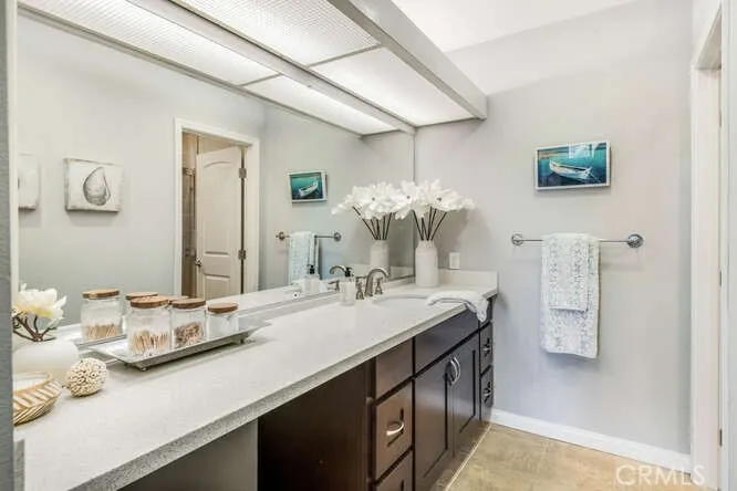 Primary bath area