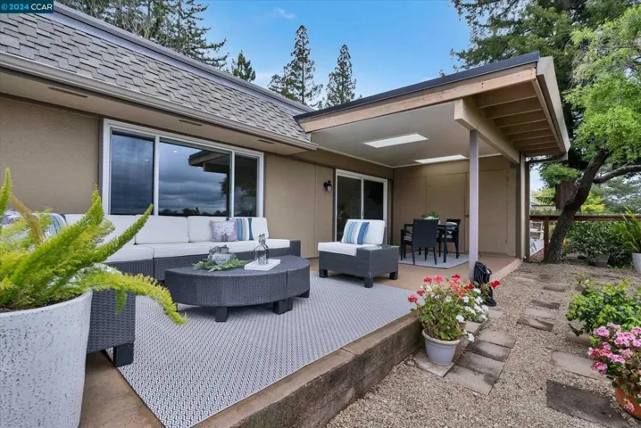 1657 Skycrest Drive 16, Walnut Creek, California 94595