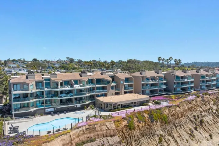 233 S Helix Avenue 33, Solana Beach, California 92075