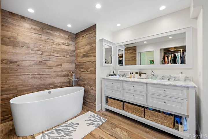 233 S Helix Avenue 33, Solana Beach, California 92075
