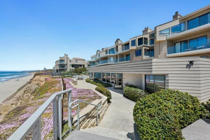 233 S Helix Avenue 33, Solana Beach, California 92075